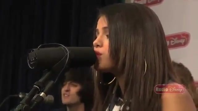 Live Acoustic Performance - Radio Disney - Who says 479