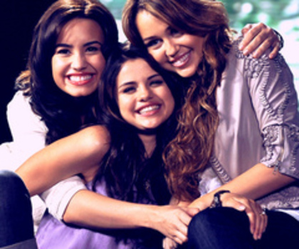5818790117_1b75f6242f_z_thumb - Miley Cyrus And Selena Gomez And Demi Lovato