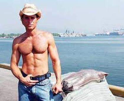 images (3) - Sebastian Rulli