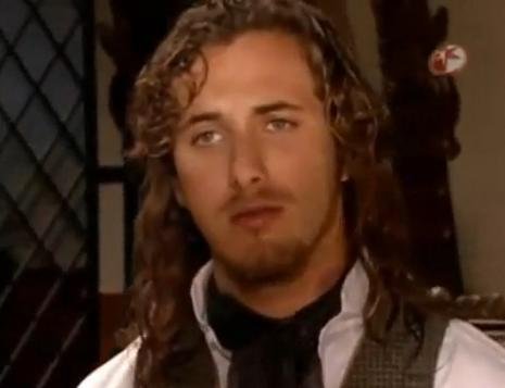 31374_124454460918630_6315489_n - Sebastian Zurita