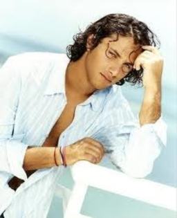 images (29) - Sebastian Zurita