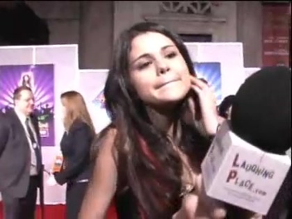 Selena Gomez at the Premiere for Hannah Montana Concert 005
