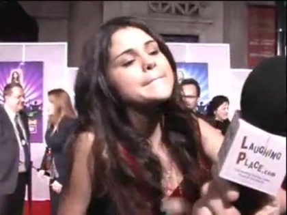 Selena Gomez at the Premiere for Hannah Montana Concert 007