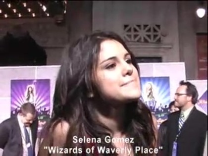 Selena Gomez at the Premiere for Hannah Montana Concert 022 - Selena Gomez at the Premiere for Hannah Montana concert