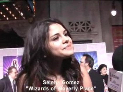 Selena Gomez at the Premiere for Hannah Montana Concert 028
