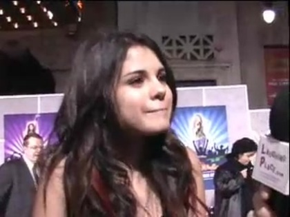 Selena Gomez at the Premiere for Hannah Montana Concert 066 - Selena Gomez at the Premiere for Hannah Montana concert