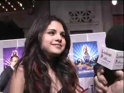 Selena Gomez at the Premiere for Hannah Montana Concert 093 - Selena Gomez at the Premiere for Hannah Montana concert