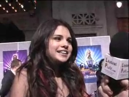 Selena Gomez at the Premiere for Hannah Montana Concert 103 - Selena Gomez at the Premiere for Hannah Montana concert