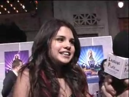Selena Gomez at the Premiere for Hannah Montana Concert 104 - Selena Gomez at the Premiere for Hannah Montana concert