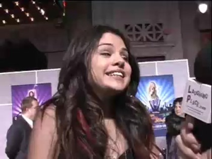 Selena Gomez at the Premiere for Hannah Montana Concert 108 - Selena Gomez at the Premiere for Hannah Montana concert