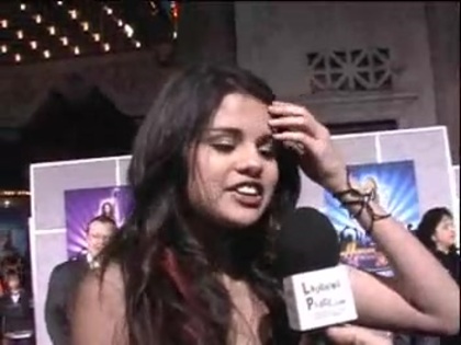 Selena Gomez at the Premiere for Hannah Montana Concert 136