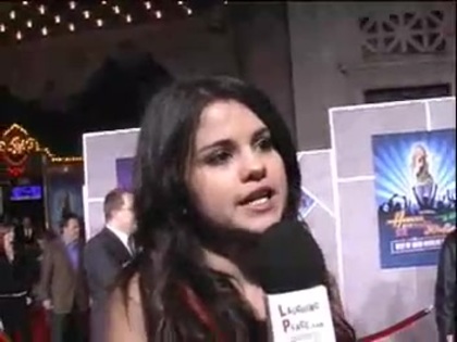 Selena Gomez at the Premiere for Hannah Montana Concert 158 - Selena Gomez at the Premiere for Hannah Montana concert
