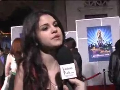 Selena Gomez at the Premiere for Hannah Montana Concert 193