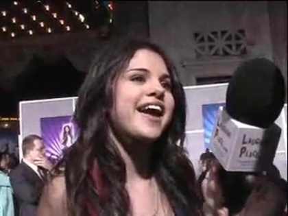 Selena Gomez at the Premiere for Hannah Montana Concert 312 - Selena Gomez at the Premiere for Hannah Montana concert