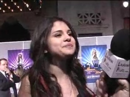 Selena Gomez at the Premiere for Hannah Montana Concert 333