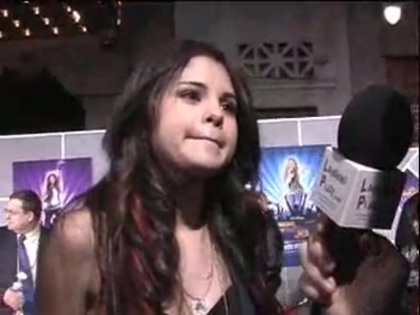 Selena Gomez at the Premiere for Hannah Montana Concert 403 - Selena Gomez at the Premiere for Hannah Montana concert
