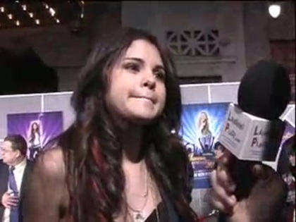 Selena Gomez at the Premiere for Hannah Montana Concert 404 - Selena Gomez at the Premiere for Hannah Montana concert
