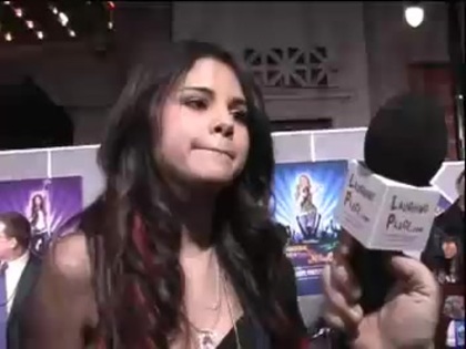 Selena Gomez at the Premiere for Hannah Montana Concert 408 - Selena Gomez at the Premiere for Hannah Montana concert