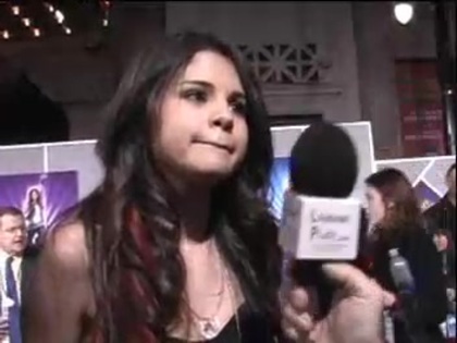 Selena Gomez at the Premiere for Hannah Montana Concert 414 - Selena Gomez at the Premiere for Hannah Montana concert