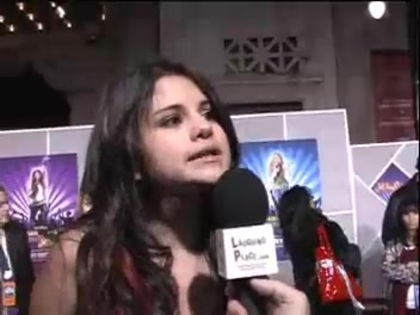 Selena Gomez at the Premiere for Hannah Montana Concert 425