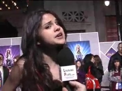 Selena Gomez at the Premiere for Hannah Montana Concert 447 - Selena Gomez at the Premiere for Hannah Montana concert
