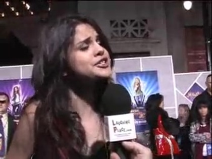 Selena Gomez at the Premiere for Hannah Montana Concert 451 - Selena Gomez at the Premiere for Hannah Montana concert
