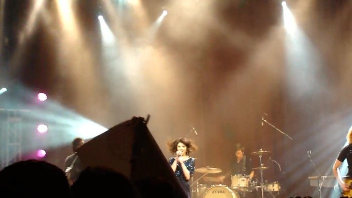Kiss & Tell (Live in San Diego) 075