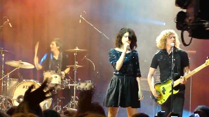 Kiss & Tell (Live in San Diego) 417