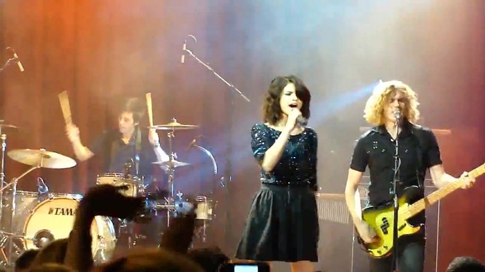 Kiss & Tell (Live in San Diego) 419