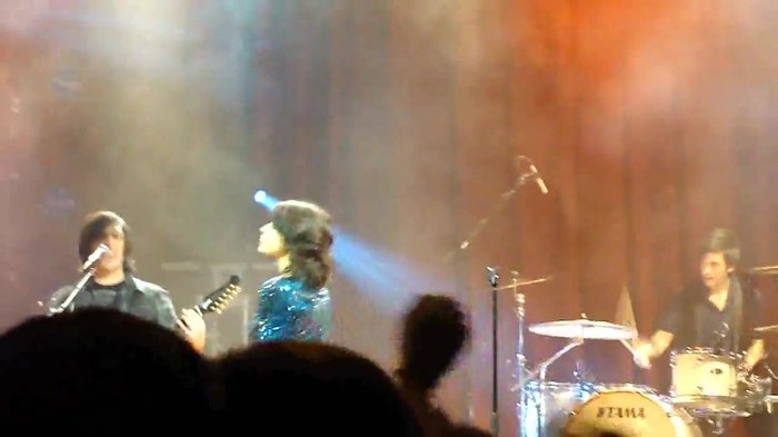 Kiss & Tell (Live in San Diego) 425
