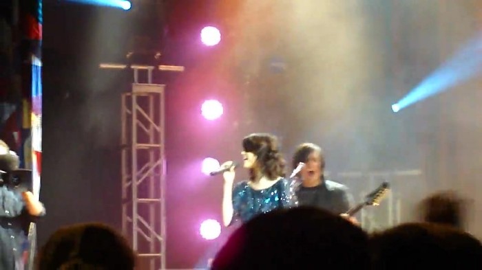 Kiss & Tell (Live in San Diego) 428