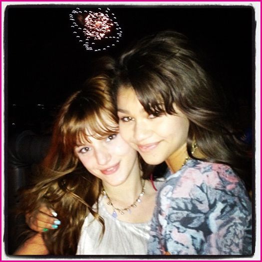 Bella-Thorne-And-Zendaya-Coleman-Fireworks-Disney