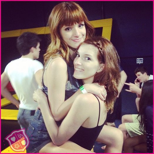 Bella-Thorne-Dani-Thorne