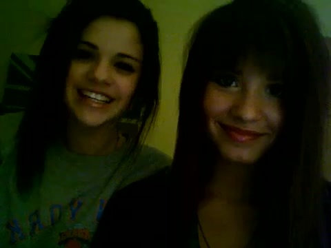 Demi Lovato and Selena Gomez vlog #1 002 - Demi Lovato and Selena Gomez Vlog 01