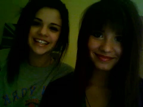 Demi Lovato and Selena Gomez vlog #1 004 - Demi Lovato and Selena Gomez Vlog 01