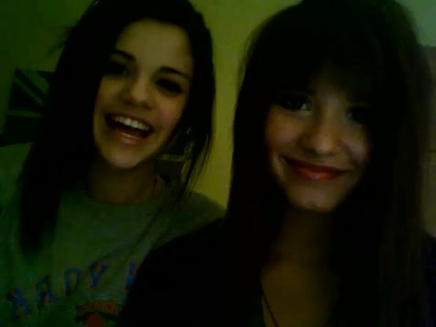 Demi Lovato and Selena Gomez vlog #1 005 - Demi Lovato and Selena Gomez Vlog 01