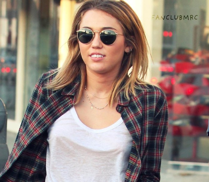 406898_330116037011395_209648225724844_1084113_426259256_n