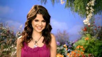 Selena Gomez-Fly To Your Heart - Melodii cantate de Selena Gomez