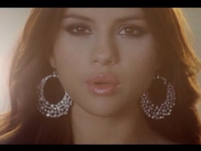 Selena Gomez-Who Says - Melodii cantate de Selena Gomez