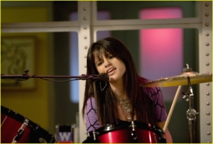 normal_selena-gomez-make-it-happen-11 - Season 2 Stills Episode 11 Make It Happen