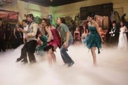  - Selena-In-The-Zombie-Dance