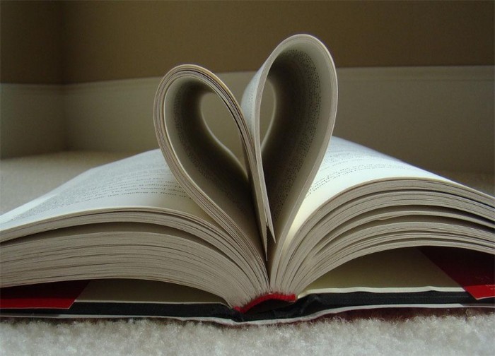 romance-book-heart-wallpapers-1024x768