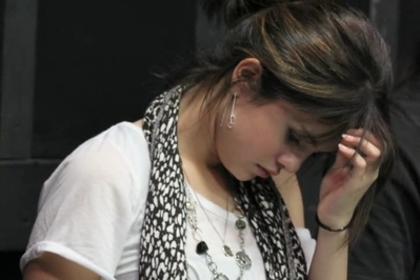 oricum vroiam sa ies.....pa [iesind pe usa]