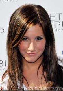 noi fetele cu masina noastra si voi cu masina voastra