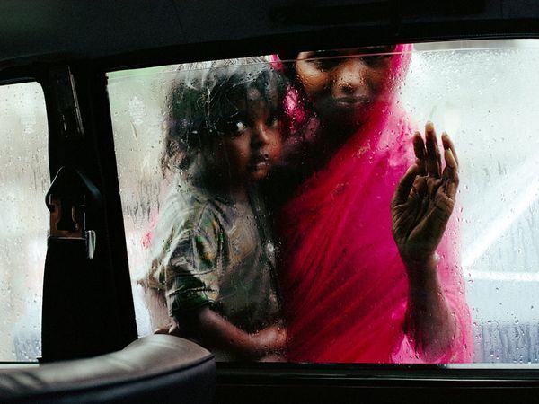 children-car-window_6751_600x450