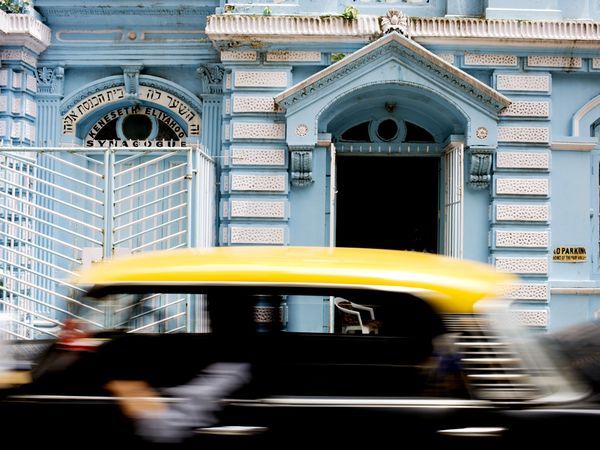 mumbai-speeding-taxi_22781_600x450 - Viata in Mumbai
