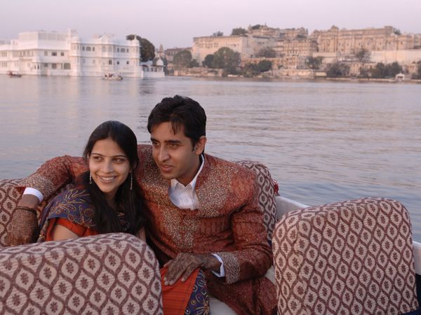 indian-wedding-couple-boat_23180_600x450 - Nunta indiana