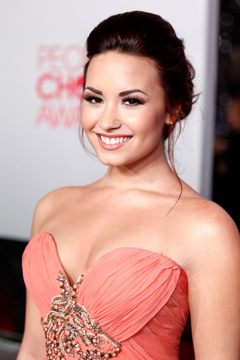 Demi Lovato - DEMI LOVATO LA PEOPLE CHOICE AWARDS 2012