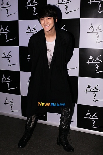 2c19f3a1a16a1dd71cd7caa6a5f737b6_large