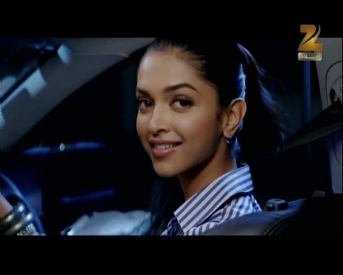 395654_318210794882451_186050828098449_800449_2126965784_n - Deepika Padukone Capturi